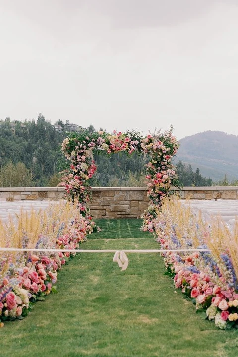 A Colorful Wedding for Juliana and Daniel