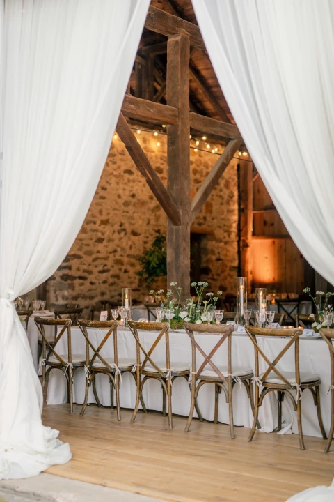 A Barn Wedding for Lindsay and Benjamin